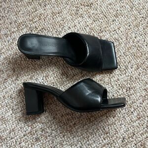 Like New Princess Polly Black Heel